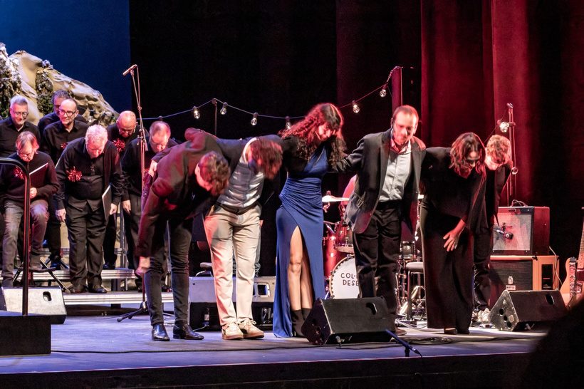 Col·lectiu Desembre amb la Coral Canigó al Teatre l'Atlàntida de Vic